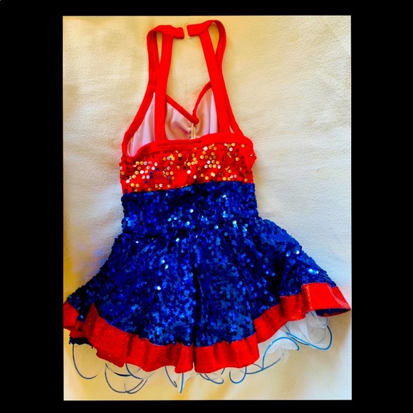 A dress - Picture 1 of 3